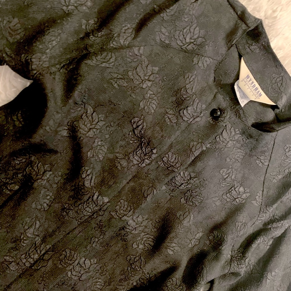 💫 NWT: Lovely Vintage Black Button Down Sweater Jacket w/ Subtle Rose Design